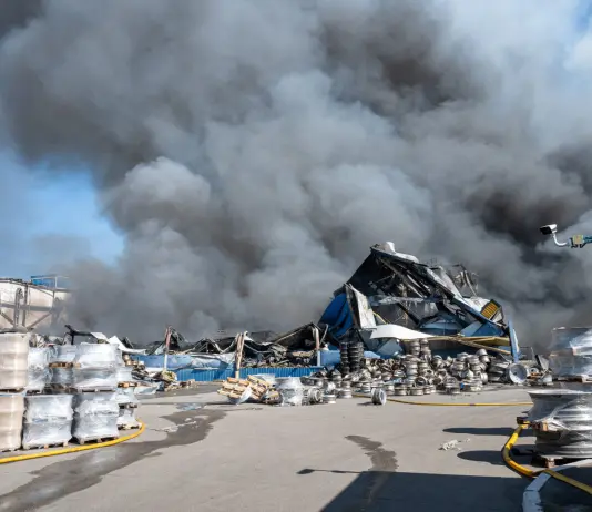 Ucraina, attacco russo in un deposito ferroviario di Kiev: 7 morti