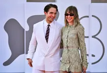 Venezia 83, in “Primetime” Robert Pattinson è un giornalista a caccia di pedofili