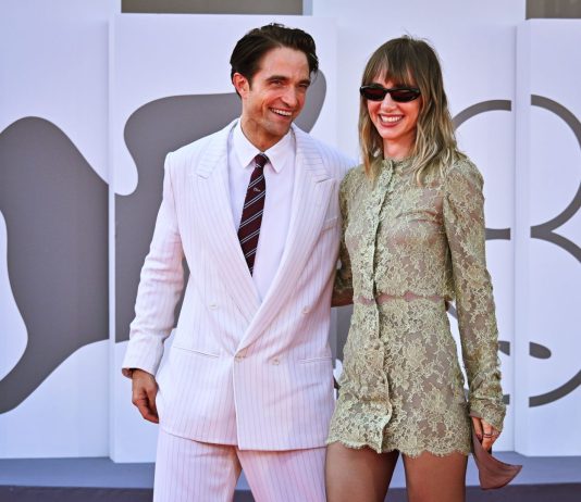 Venezia 83, in “Primetime” Robert Pattinson è un giornalista a caccia di pedofili