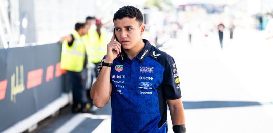 F1, Isack Hadjar torna in pista in Azerbaigian dopo l’infortunio al polso