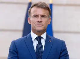Francia, Macron “La proposta di vietare i social ai minori di 15 anni è stata notificata alla Commissione europea”