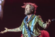 Jovanotti compie 60 anni: energia, musica e poesia senza sosta