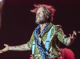 Jovanotti compie 60 anni: energia, musica e poesia senza sosta