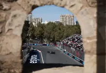 F1 GP Azerbaijan, la Mercedes domina le libere: Russell davanti ad Antonelli, Leclerc 4°