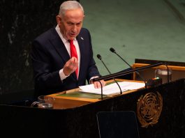 Netanyahu all’Onu: “Accusare Israele di genocidio è la più grande bugia del secolo”. Decine di diplomatici lasciano l’aula