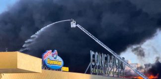 Incendio al centro commerciale Conca d’Oro di Palermo, un vigile del fuoco intossicato / Fotogallery e Video