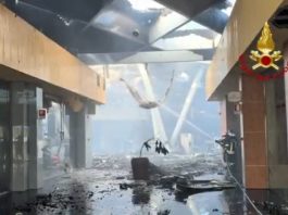 Incendio al centro commerciale Conca d’Oro di Palermo, avviate le indagini. I vigili del fuoco spengono gli ultimi focolai / Video