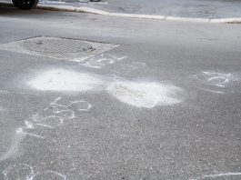Incidente a Napoli, ciclista muore investito da una moto