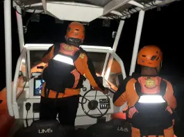 Traghetto colpito da una tempesta in Indonesia, un morto e 102 passeggeri tratti in salvo