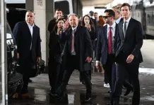 Gli inviati Usa Witkoff e Kushner sono giunti a Kiev. Zelensky “Pronti per i colloqui, Ucraina costruttiva ma serve una pace dignitosa”