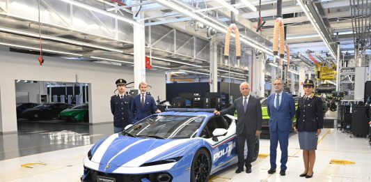Automobili Lamborghini presenta la nuova Temerario per la Polizia di Stato