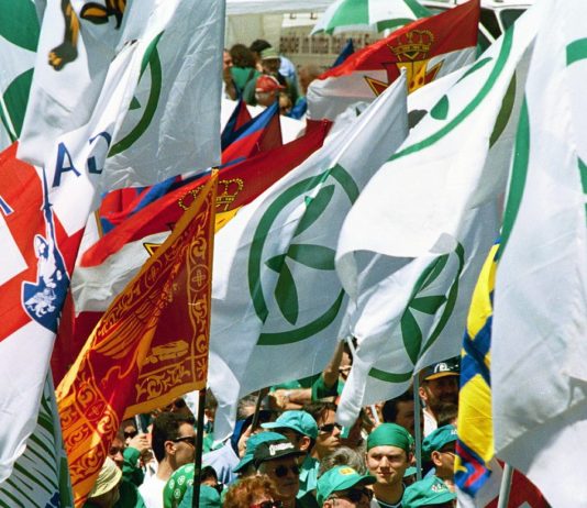 Ex parlamentari della Lega Nord creano il Comitato per il congresso federale. Fonti Lega “Sorpresa nell’entourage di Salvini”