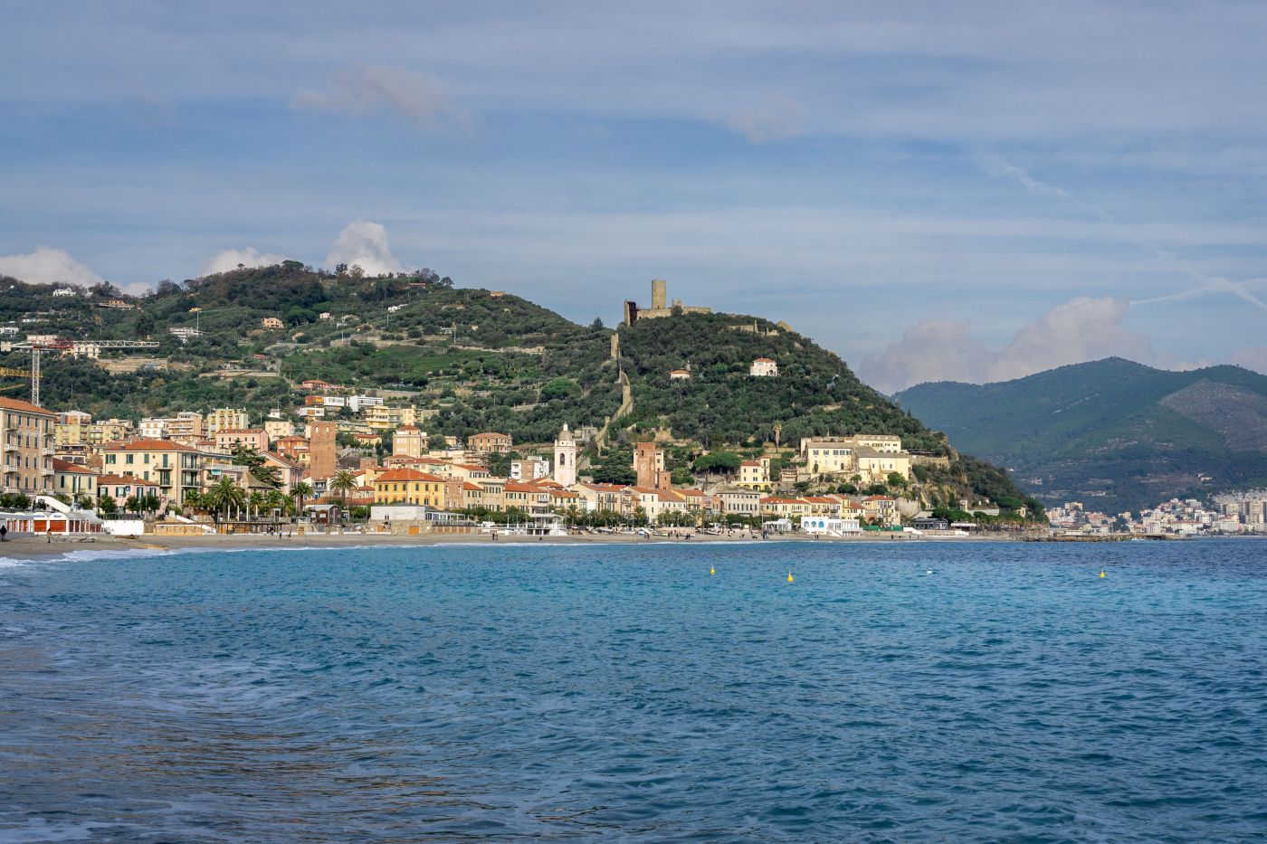 La Liguria punta sul mare e il turismo, Lombardi “35 Bandiere Blu e 18 approdi certificati”