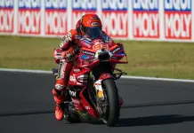MotoGp, Marc Marquez trionfa a Misano davanti al fratello Alex. Fuori Bezzecchi e Bagnaia