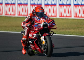 MotoGp, Marc Marquez trionfa a Misano davanti al fratello Alex. Fuori Bezzecchi e Bagnaia