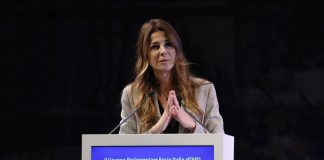 Foto ritoccata di Matilde Siracusano, bufera su Vannacci. Il leader di Futuro Nazionale si difende: “Cercare meglio a chi rivolgere le accuse…”