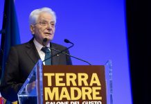 Mattarella a Torino per l’inaugurazione di Terra Madre – Salone del Gusto: “Cibo ed energia armi strategiche bersaglio di guerre scellerate”
