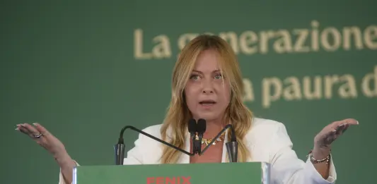 Meloni “In classe numero massimo di stranieri e divieto di burqa e niqab, a breve la norma in CdM” / Video