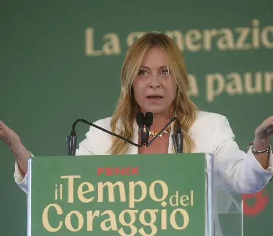 Meloni “In classe numero massimo di stranieri e divieto di burqa e niqab, a breve la norma in CdM” / Video