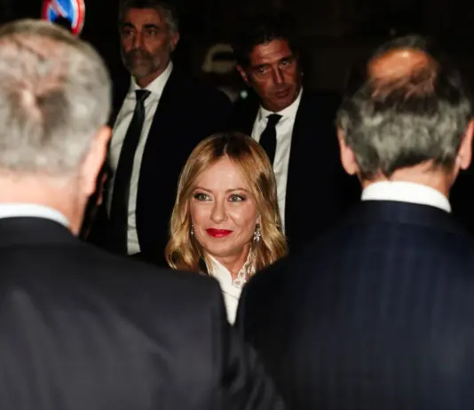 Meloni a Milano per la cena di gala della Fashion Week / Video