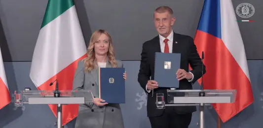 Meloni in visita ufficiale a Praga: “Italia e Repubblica Ceca più vicine che mai, collaborazione su nucleare, difesa e infrastrutture”
