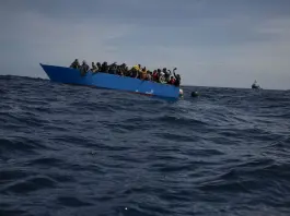 Imbarcazione di migranti alla deriva al largo delle Canarie, decine di morti