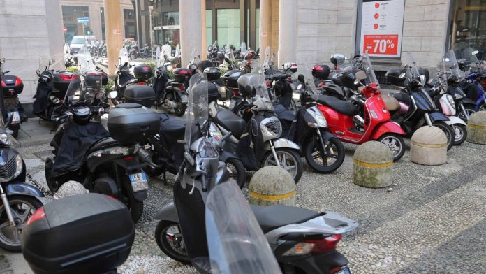 Parcheggi di moto e scooter in centro