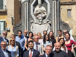 Napoli, inaugurata dopo il restauro l’edicola di San Gennaro in piazza De Nicola
