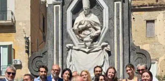 Napoli, inaugurata dopo il restauro l’edicola di San Gennaro in piazza De Nicola