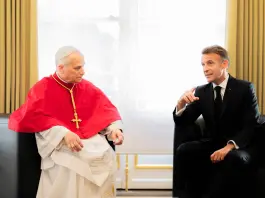 Papa Leone inizia il Viaggio Apostolico in Francia e incontra Macron all’Eliseo: “La guerra non è inevitabile”