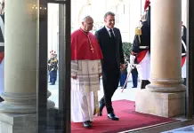 Papa Leone inizia il Viaggio Apostolico in Francia, Macron “La pace è l’orizzonte verso cui lavoriamo insieme”