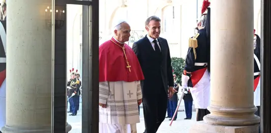 Papa Leone inizia il Viaggio Apostolico in Francia, Macron “La pace è l’orizzonte verso cui lavoriamo insieme”
