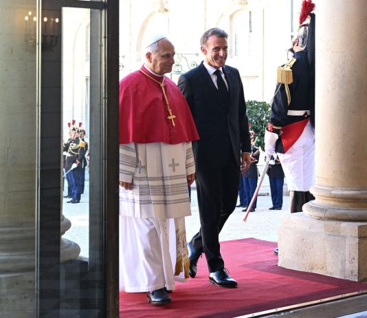 Papa Leone inizia da Parigi il Viaggio Apostolico in Francia: “La guerra non è inevitabile”