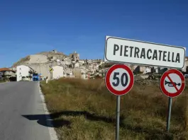 Morte avvelenate con la ricina a Pietracatella, perquisizione nello studio di Gianni Di Vita