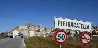 Morte avvelenate con la ricina a Pietracatella, perquisizione nello studio di Gianni Di Vita