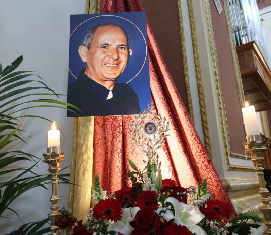 Palermo ricorda Padre Pino Puglisi, prete antimafia ucciso 33 anni fa