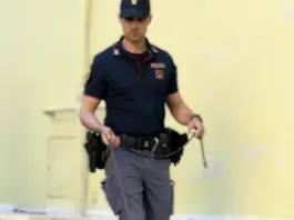 La Polizia arresta 6 spacciatori nella periferia est di Roma, sequestrati 2 kg di droga e una pistola