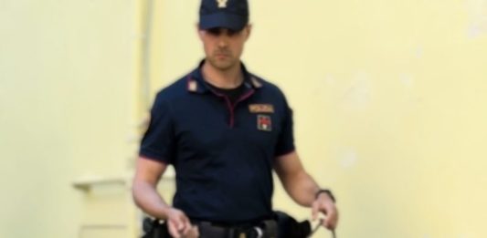 La Polizia arresta 6 spacciatori nella periferia est di Roma, sequestrati 2 kg di droga e una pistola