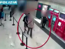 Furti alla stazione di Milano Centrale, borseggiatore arrestato dalla Polizia Ferroviaria