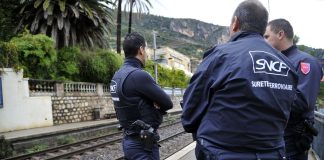 Treno deraglia in Normandia, 44 feriti. Prende corpo l’ipotesi sabotaggio