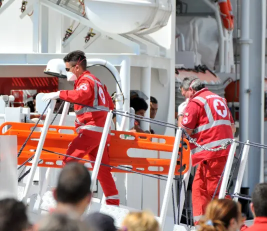 Migrante nascosto in auto muore nel traghetto da Tunisi a Palermo, fermata una donna