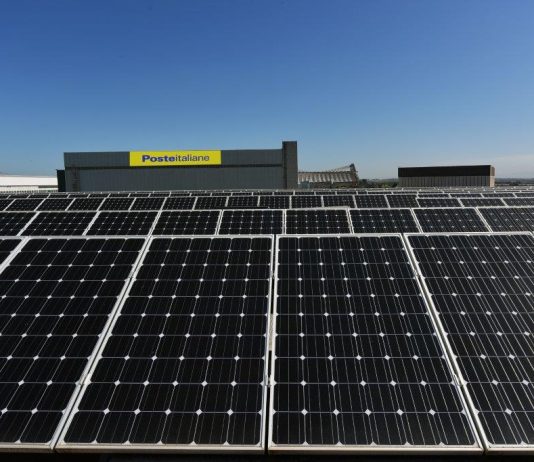 Poste Italiane, superati i 1.000 impianti fotovoltaici nel primo semestre del 2026