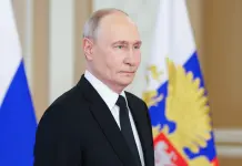 Putin ordina lo stop agli attacchi sull’Ucraina per tre giorni. Gli inviati Usa Witkoff e Kushner arrivati a Mosca