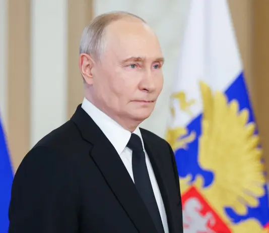 Putin ordina lo stop agli attacchi sull’Ucraina per tre giorni. Gli inviati Usa Witkoff e Kushner arrivati a Mosca