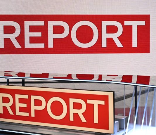 Report, Corsini “Piervincenzi rimane, i conduttori li scelgo io”. Salvo Sottile insultato da due inviati storici della trasmissione nel cortile della sede Rai