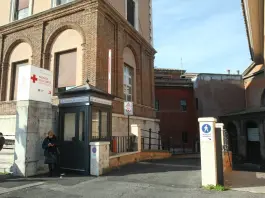 Donna ferita da spari con arma ad aria compressa a Roma, fermato e portato in caserma il presunto responsabile
