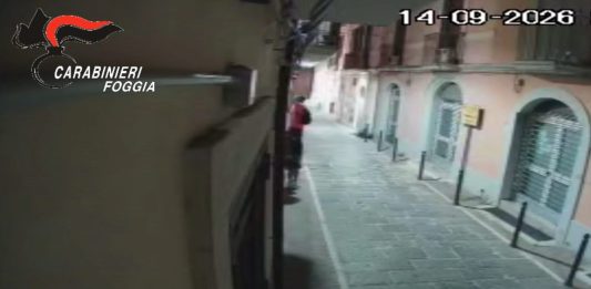 Tentato furto nella sede della Croce Rossa a Foggia, 2 arresti / Video
