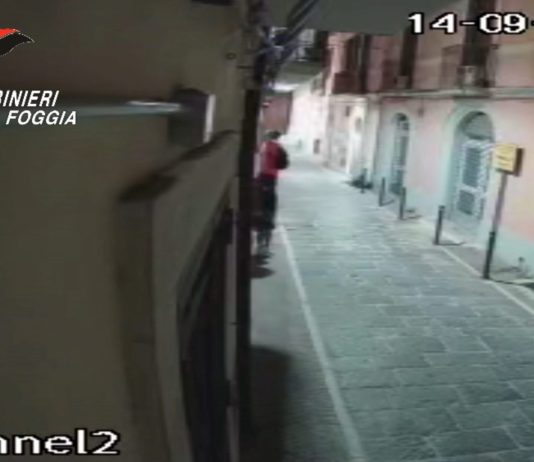 Tentato furto nella sede della Croce Rossa a Foggia, 2 arresti / Video