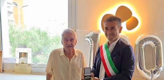 Cagliari festeggia i 100 anni di Giuseppe Spissu, gli auguri del sindaco Zedda