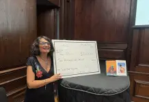 Premio SuperBook, Anna Mallamo vince a New York con “Col buio me la vedo io”